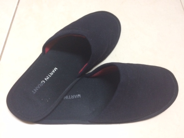 qantas-first-class-slippers